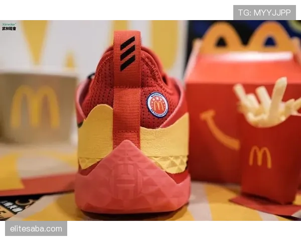 哈登赛场上像麦当劳效率怪兽，私底下还真有人看到他点外卖超慢的模样？